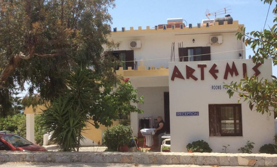 Artemis Rooms Frangokastello Exterior foto